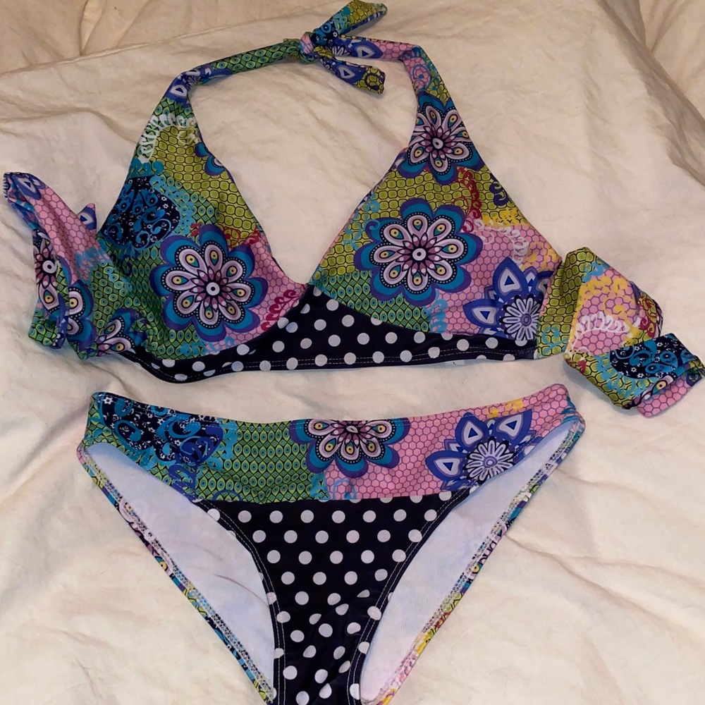 Super cute! Paisley & Polka Dot Bikini Set